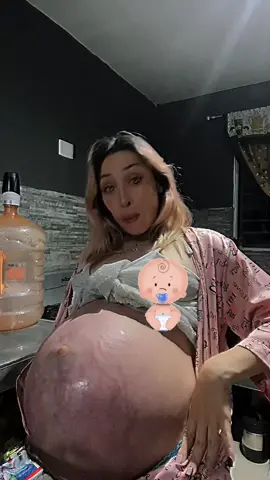 No mijas! No vuelvo 🥺 😂 #cuatrillizos #cuartetodemafer #mamis #panzona #golosa #embarazomultiple