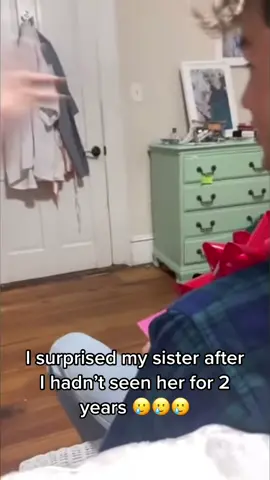 I surprised my sister after two years of not seeing her 🥲🥲 #soldierscominghome #surprise #fyp 