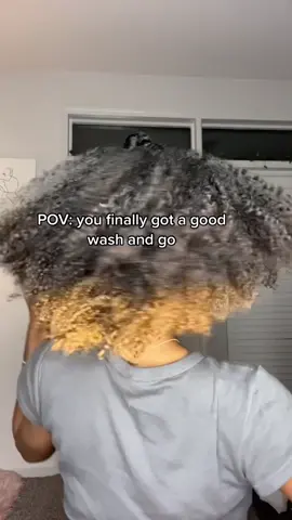 Love my hair 🫶🏾and that emoji lmaoo #greenscreenvideo #naturalhair #curlygirl #curlsfordays #washandgo #fluffyhair #type3b3c #type3curls #curlscheck #naturalhairtiktok 
