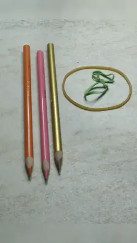 Perdiste tú compás?  Te enseño a como improvisar uno para salir del apuro 👍✏️#villaburbuja #comohaceruncompas #trucosenlaescuela #comodibujarcirculossincompas #consejosutiles #tips #trucosutiles #tutoriales #trucostontos #pendejadasutiles @Gemari BG