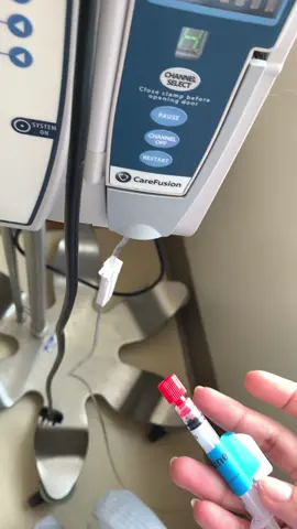 جرعة جمال بالمنظر عند النافذه كفيله تشحن طاقتي وتخفف الامي اجي اطالع وبعدها ارتب سريري العفسه 🌿🫶🏻