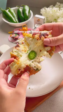 these are so ridiculously good #garlicbread #cheesebread #jalapenopoppers #foodtiktok 