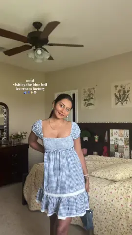 $1 ice cream scoops 🥰 #PartyWithVMAs #fashion #OOTD #outfitideas #foryoupage #foryou #outfitoftheday #houston #texas #bluebell #fyp #fitcheck #fashioninspo #microinfluencer #microinfluencertiktok 