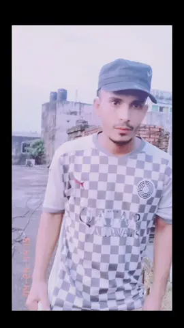 আমার মা অনেক কষ্ট করে দশ মাস দশ দিন গর্ভে রেখে আমাকে দুনিয়ায় দেখাইছে আর এখন বদলে যাবো সামান্য একটা মেয়ের কারনে প্রশ্নই আসে না🙏👍🕌🕋