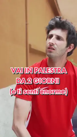 Nessuno  Vai in palestra da 2 giorni e ti senti già enorme #arnold #palestra #gymaddicted #stevemozz #leproteinequellebuone 