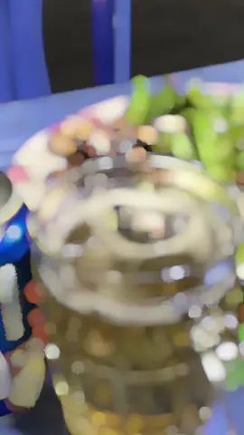 Lúc áp lực mệt mỏi tui lại thích nhậu một mình hơn