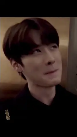 I don’t know what it is, but this clip really does something?!?!                                             #leeknow #leeminho #skzstay #skz #straykids #leeknowedit #minho 