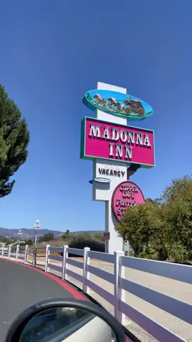 Pink heaven 😍💖🏨✨ #fyp #travel #MadonnaInn #madonnainnhotel #roadtrip #California #SLO #SanLuisObispo #slocounty #traveltiktok #travelbucketlist #traveltips #californiahiddengems 
