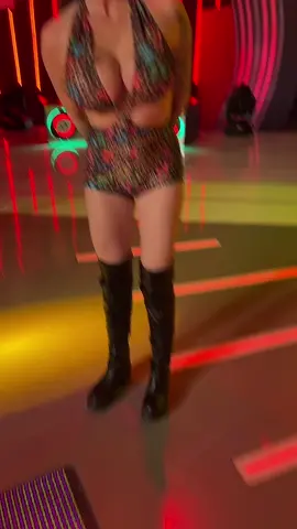 Flor pregunta de la semana ! #pasiondesabado #bailarina 