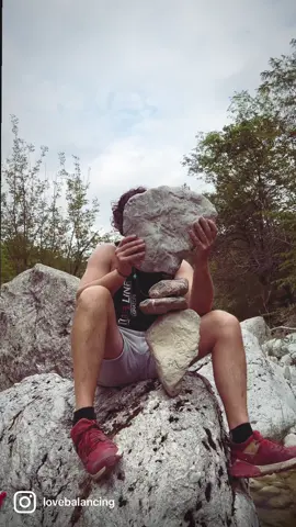 #videobelli #viral #viralreels #reels #bagnodiforesta #meditation #spirituality #yoga #lovenature #artofnature #artenaturale #shinrinyoku #stonebalance #loveyoga❤️ #yoganature