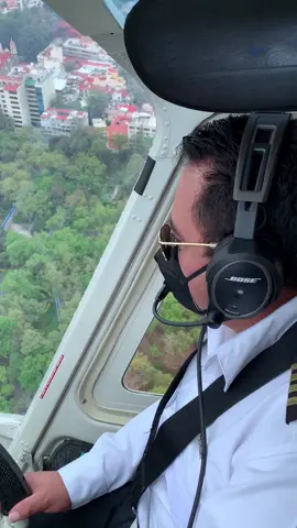 El capitán Carlos #helicoptero #pilot #tour #cdmx #mexico #mariafilms