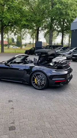 ‘Convertible Porsche’ 😎🎶   www.akker.nl  #porsche #porsche911 #convertible #cabrio #turbo #roofdown #horsepower #forsale #akkernl #doubletap 