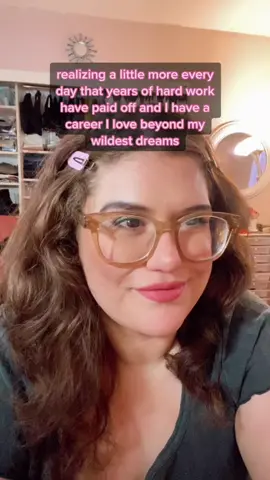 Feeling un-ironically #blessed today for the #freelance career I’ve built. It didn’t happen overnight, but I know with hard work other creatives can also learn how to start their own business and build a life they love. I’m here to help. #dreamcareer #sixfigureincome #digitalmarketing #socialmediamanager #graphicdesigner 