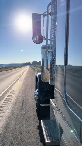 Little bit of Utah #Utah #PassinThrough #Peterbilt #Sunshine
