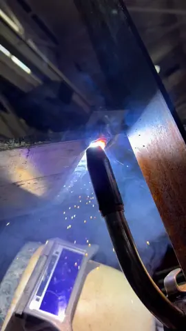 4g Flux core welding #welder #weldlife #weldtube #welding #weldinglife #industrial #structure #building #construction #weldingtiktok #mig #migwelding