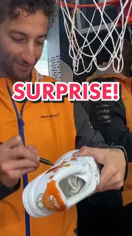 A new kind of shoey. 👟✍️ #McLaren #F1 #Shoes #Art #Create #Surprise #Trainers #Sneakers 