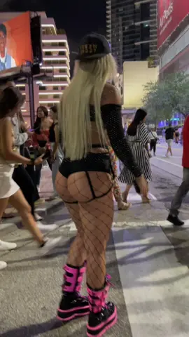 Yesterday was the best concert @daddyyankee 😭 #daddyyankee #concert #miami