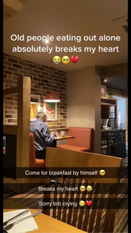 brb crying 😢💔 #fyp #fypシ #fypシ゚viral #oldman #oldmaneatingalone #brbcrying #vir #viral #heartbreaking #cute 🥹