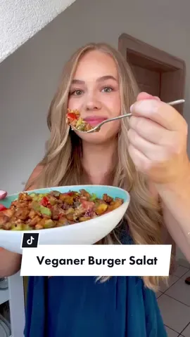 Veganer Burger Salat - High Protein, gesund und schmeckt einfach wie ein Big Mac 🍔 So lecker, das musst du ausprobieren! Das Rezept ist auf meinem Blog eatgoodfeelbetter.de 📌 #burgersalat #bicmacsalat #fitnessrezept #proteinrezept #veganerezepte #veganeproteine #diätrezept #abnehmrezepte #foryou