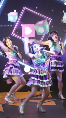 JKT48-KFC bukan jagonya ayam tapi yak! Kamekameha kamekameha!!! Masih byk ni. Lanjut ga? 😂😂#graciajkt48 #jkt48gracia #shaniagracia #butemjunior #fancam #jkt48fancam #fortunecookie #jkt48 #jkt48newera #jkt48one 