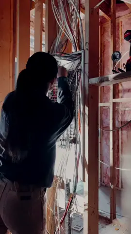 I could listen to this sound forever #electrician