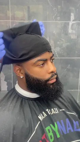 #cutbynala #hoodbarber #luton #lutonbarber #lineup #beard #bigbeard #haircut #ukbarber #uk