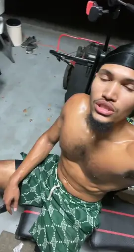 Goin’ Stupid😈🦵🏾#MessFreeHero #GenshinTeleport #journeybackonthetrack #legday #corestrength #explosivetraining