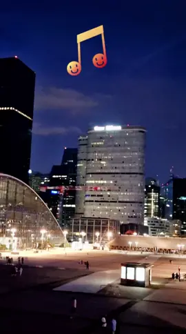 #irsmoukn #Paris #ladefense #France #amazigh #tachlhit #agadir #tiznit #tafraout #2022 #usa #tiktok #travel #music #banjo #dance #chleuh #Maroc