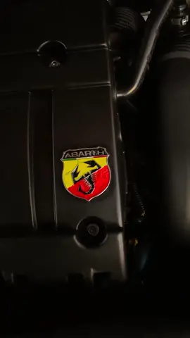 💪🏻Un proyectito con Stilo  🤩FIAT STILO ABARTH 2.4 SELESPEED  . . #importaimportaciones #abarth #fiat #competenciaautos #stilo #fiatabarth #quito #forzaitaliana #italia #espirales #autoitaliano #newparts #modification #mods #haltech #faros #accesorios #projectoftheweek #redcar #streetcar