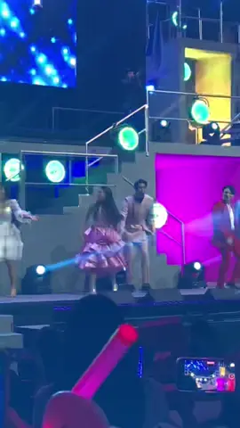 Thank you for being such an inspiration HIH cast. ❤️🖤 #bellemariano #donnypangilinan #hihallaccessconcert 