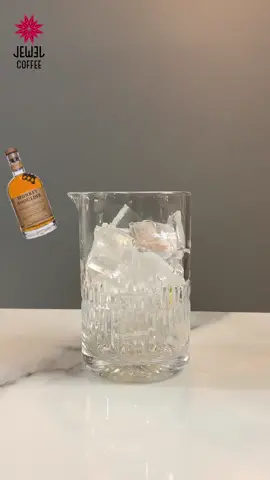 Whiskey Lovers! 🥰 Try out this refreshing, citrus recipe to end your Monday Blues! 🥃 #jewelcoffee #drink #mixology #whiskey #whiskeylover🥃 #mixologist #cocktail #mondayblues #monday #citrus 