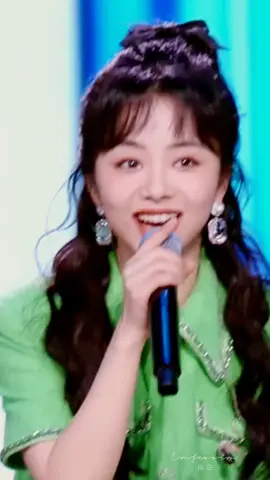 Tỷ tui hát bài này hay quá nè 💯và cũng xinh nữa 😘 #đàm_tùng_vận #tansongyun #damtungvan #fyp #fypシ