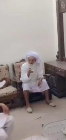 Allah Pak Mera dadu Abu ko lambi or sehat wali. Zindagi ata kare 