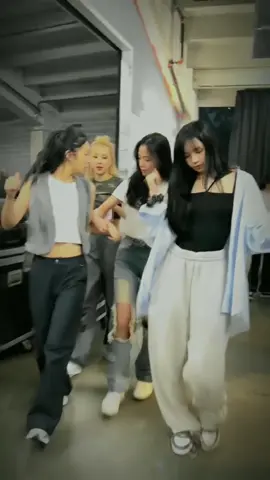 Kim lớn mà chủ động thì chỉ có quắn quéo thoi #jisoo #jennie #jensoo #xuhuong