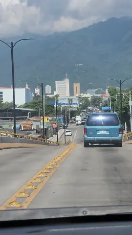 Entrando a una de las ciudades más lindas de Honduras #tegucigalpa_honduras #tegucigalpa #goviajeshn #tegucigalpa🇭🇳 #honduras🇭🇳 #viajando #sanpedrosula #sanpedrosulahonduras 