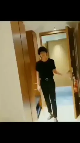 nuga nareul magado 🔥#foryoupage #foryou #viral #fypシ #btsforever💜 #btsarmy #btsxarmy #bts #ot7 #v #kimtaehyung #taehyung #pakistanbtsarmy🇵🇰 #unfreezemyaccount