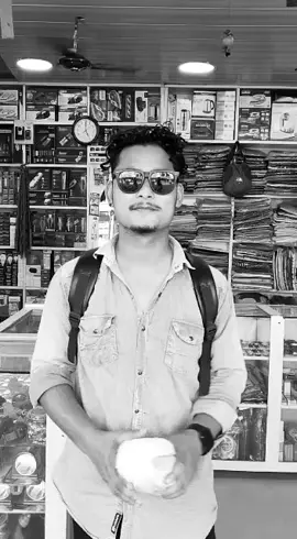 जुन सम्बन्धमा आफ्नो महत्त्व कमि हुँदै गएको आभास हुन्छ... त्यस्तो सम्बन्ध बाट मुस्कुराउदै टाढिएकै बेश हुन्छ..💔