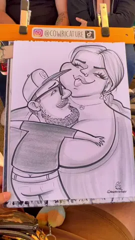 Having a good time! 😂😂😂 #cowricature #caricature #caricaturas #hug #couple 