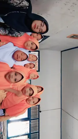 Mereka emang suka bikin kesel sih wkwk 