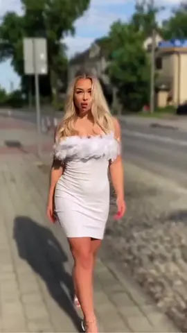 Polska marka seksownych i ekskluzywnych sukienek 🤍 www.sassuniqueshop.pl   #sassuniqueshop #sassgirl #white #dress #fashion #sexygril #shopnow #