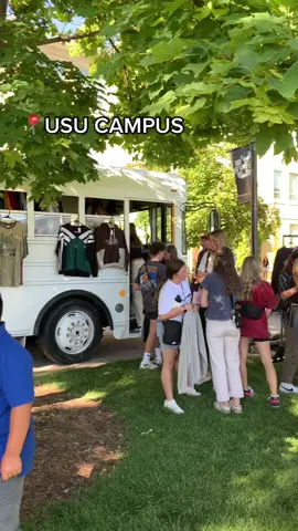 SO. MUCH. FUN. we’re coming back with hundreds of new items. See u tmr USU #ReTokforNature #MessFreeHero #USU #utahstate #utahcheck #thrifting #thriftshop #vintage #mobilethrift #travel