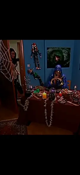 Ama çok iyi gülüyor yapım dedim. Sabaha tutar mı?? #selenadizi #selenaedit #selena