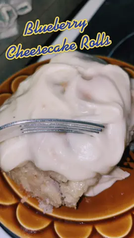 Blueberry Cheesecake Rolls #yum #food #baking #fyp #FoodTok #standbyyourpan #marthawhite #hannahdasher 