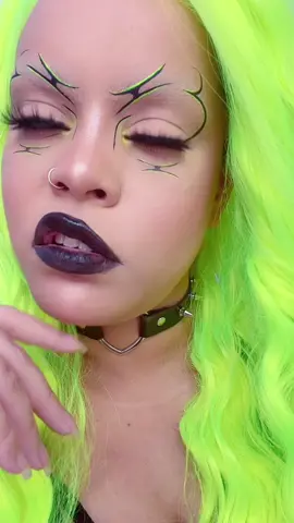 Ni me hables… 🙄💚🔫🪛 #fyp #parati #neon #greenneon #neongreen #verdeneon #graphicliner #graphicdesign 