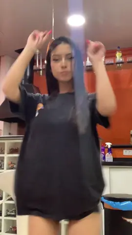 a luz estourando na cara, o susto no final!que caos🤣