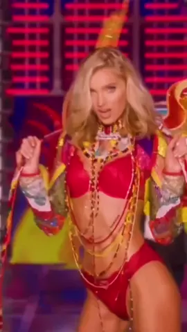 Elsa Hosk 2017 #fyp #foryou #parati #vsfs2017 #victoriassecretfashionshow #victoriassecret #elsahosk #elsa #hosk #sexybitch #davidguetta #akon #viral