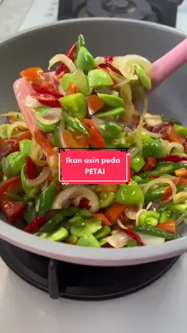 Tumis Ikan asin peda + Petai 🤤 #fyp #resepsimple #reseptiktok #resepmasak #masakansimple #resepikanpeda #ikanasinpeda #resepsambalpetai #petai #petesambal #ikanasinpedas #tumisikanasin #tumispetai 