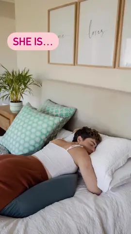 Backed my science, it is completely safe to sleep on your stomach during pregnancy, as long as you are comfortable and feel no pain - just like every other activity 💗  #pregnancytiktok #pregnancytip #pregnancysleep #pregnancy #pregnant #pregnancyjourney #pregnancysleepdepravation #pregnancysleepalreadysucks #preggo 