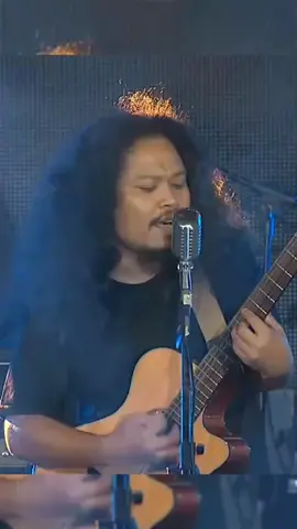 Kalau ada yg lebih indah dari melodi bang is, mungkin itu senyumanmu😁 #ispayungyeduh #payungteduh #anginpujaanhujan