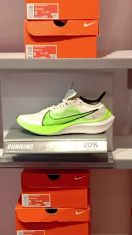 Le prix de vos sneakers si les marques étaient bénévoles 👀 #sneakers #nike #balenciaga #rapidscrew